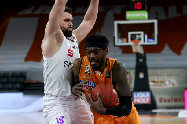 队员受伤或 队员受伤或