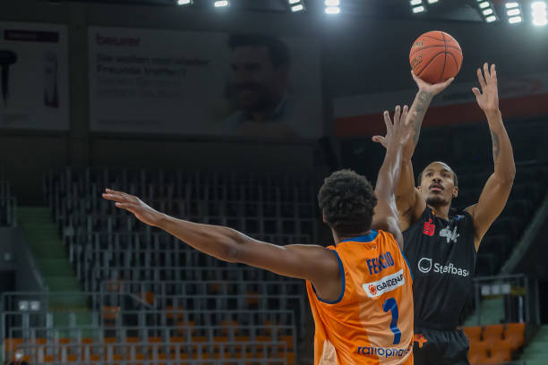 一人擅长外 一人擅长外